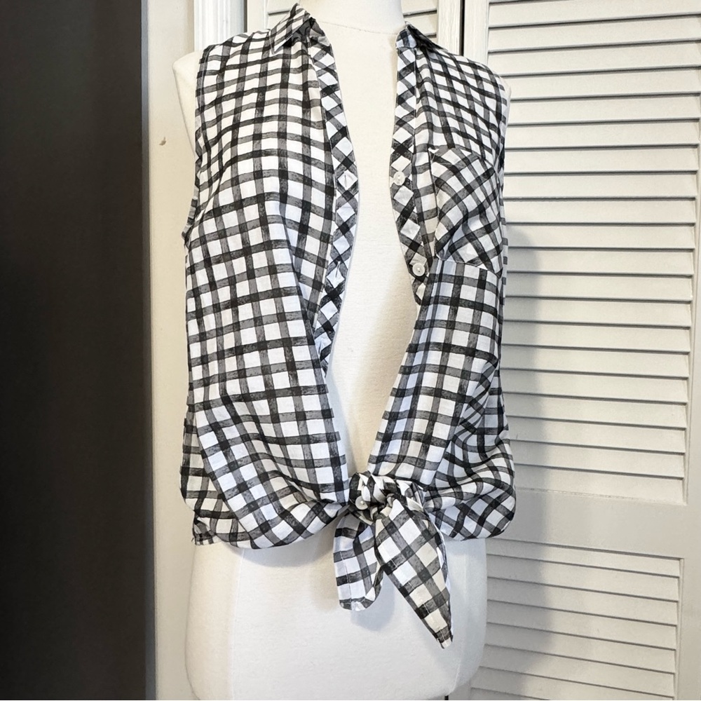 ✨J. Jill✨Black and white plaid blouse